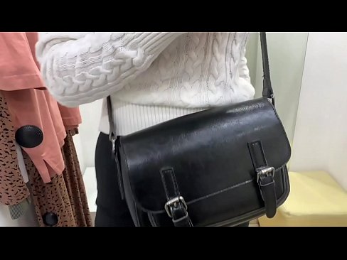 ❤️ Ommaviy onanizm yosh kaltak FeralBerry bir dildo bilan fitting xonasida ❤  seks  uz.porn-mz.ru